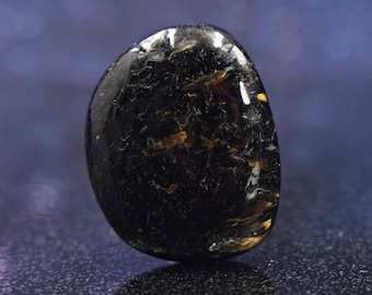 Beautiful Authentic Nuummite from Greenland | Rare | 1.15" | 21.1 grams