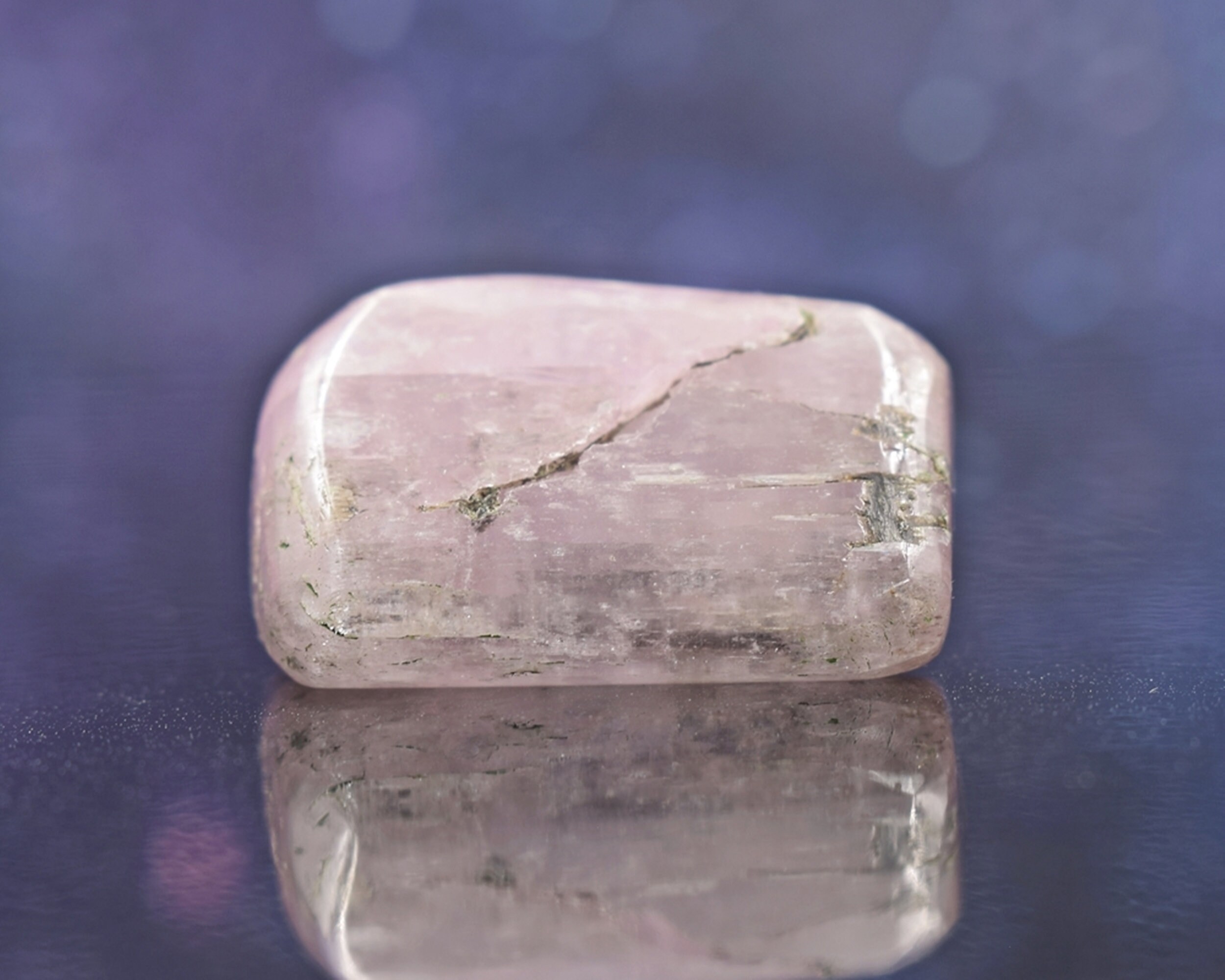 アフガニスタン産研磨クンツァイト | スポジュメン | 希少 | 1.28