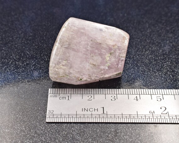 アフガニスタン産研磨クンツァイト | スポジュメン | 希少 | 1.28