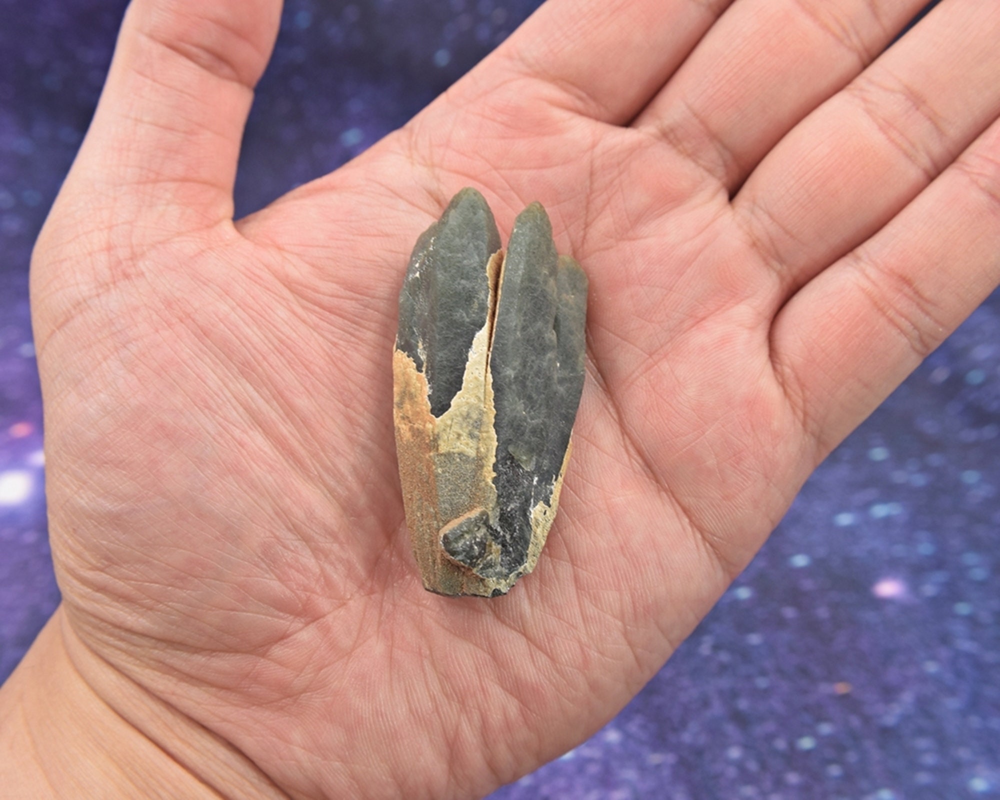 鉱物 緑閃石 緑水晶 原石】ギリシャ・セリフォス島産 プラゼム