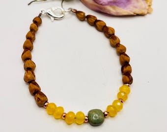 8 Zoll Gelber Jade + Grüner Türkis = Armband mit Wacholderbeerenkernen