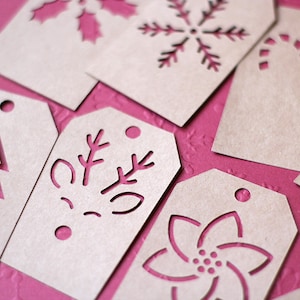 8Er Set Weihnachten SVG Geschenkanhänger - Weihnachtsbaum, Schneeflocke, Zuckerstange, Rentier, Pointsettia, Holly & 2 Blank Tags