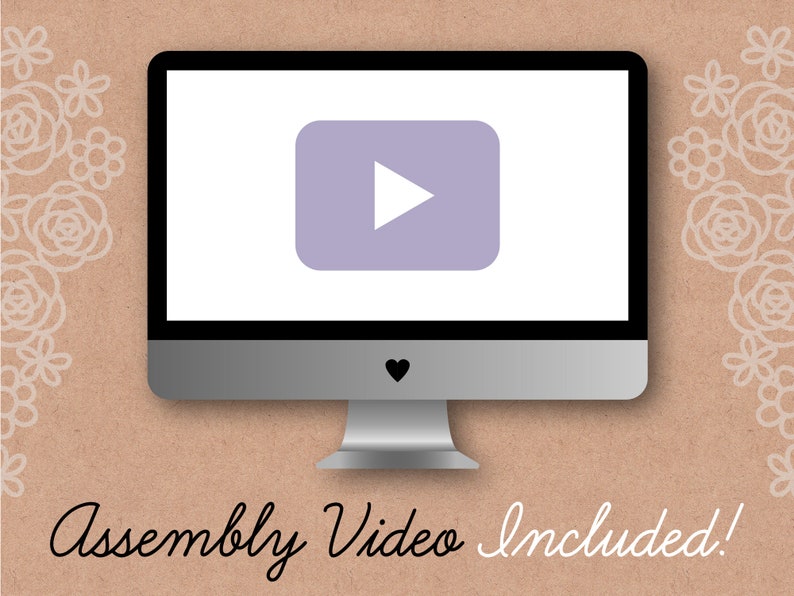 Puede incluir: Una pantalla de ordenador con un icono de bot&oacute;n de reproducci&oacute;n, que indica que se incluye un v&iacute;deo de montaje. El texto "Assembly Video Included!" se muestra debajo del ordenador.