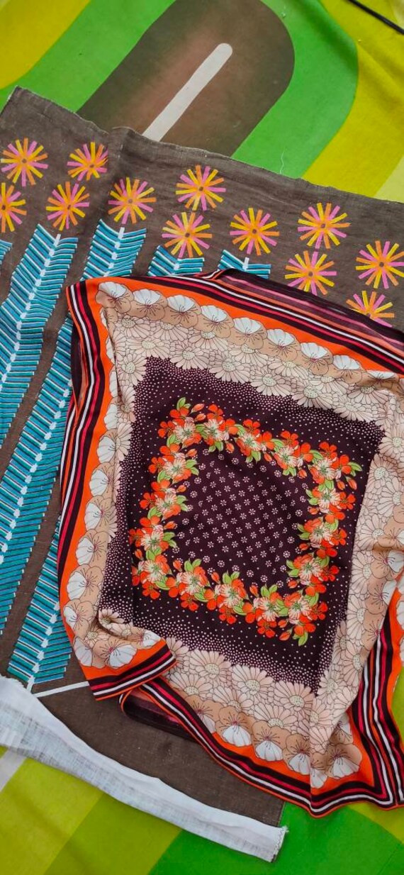 70s Border Print Too