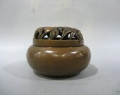 Unique Rare Beautiful Chinese Antique Da Qing Qian Long Old Copper Bronze 鼎 Censer With Peach Cover Pattern