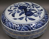 Chinese Antique Old Ming Dynasty Xuan De Emperor 明代宣德 Blue White Porcelain Hand painting Phoenix Fruit Box