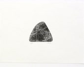 Minimalistische hout graveren. Kiezel. Zwart-wit afdrukken door John Hall