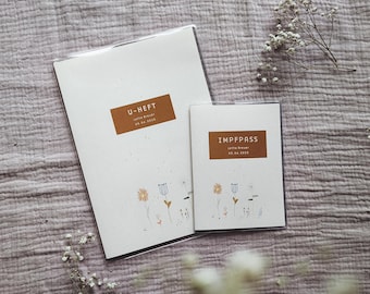 U-booklet and vaccination certificate cover with "Flowers" print