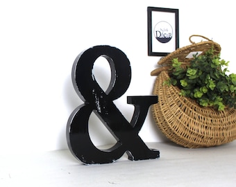 Old-fashioned patinated black ampersand - large letter - wooden letter - personalized letter - mylittledecor-