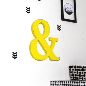 Patinated golden yellow ampersand to hang for a wall decoration, a wedding, a birthday _ mylittledecor image 1