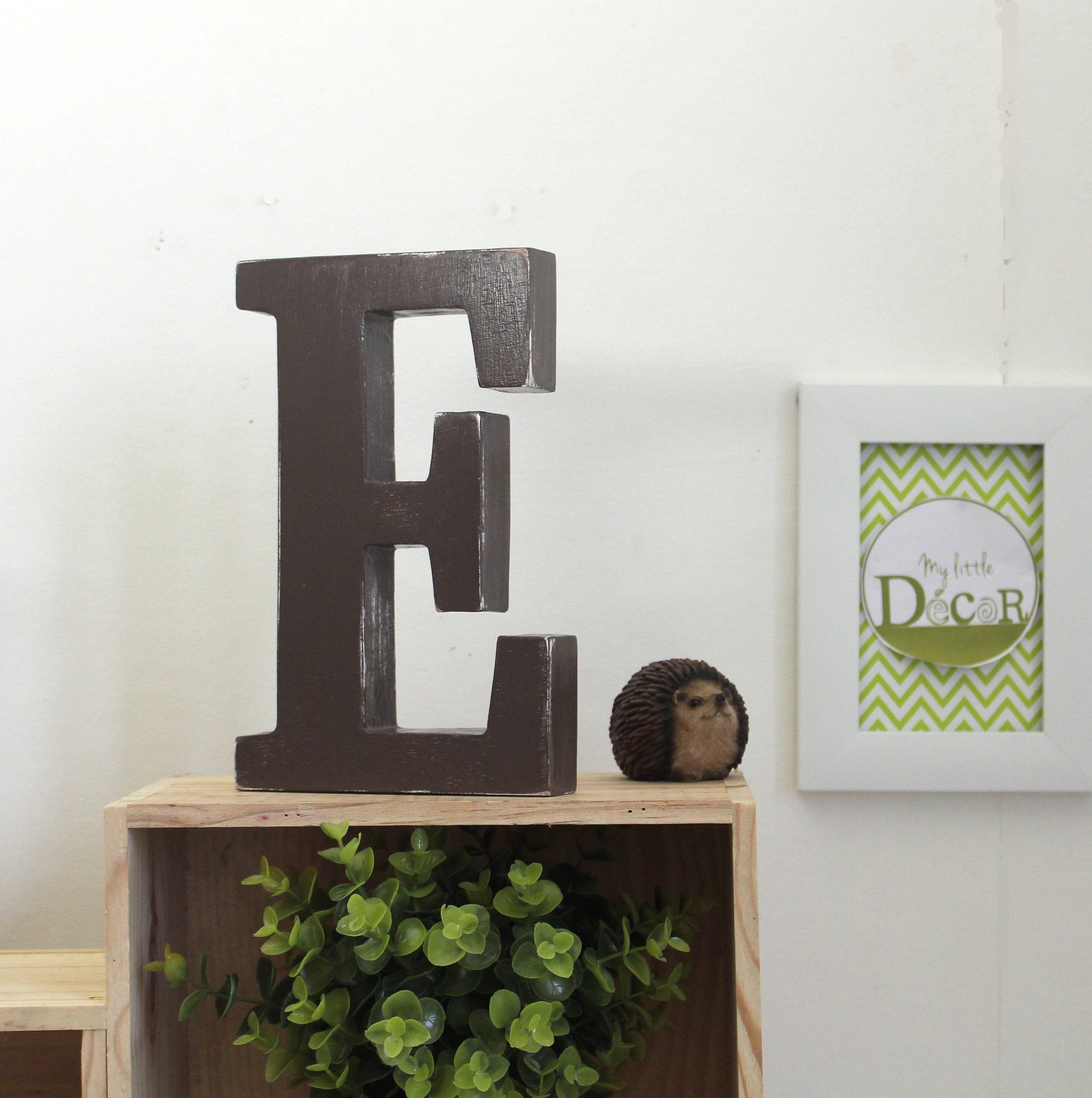 Lettre E en Bois , Largeur Étroite, Taupe Patiné Pour Une Décoration Personnalisée, Un Mariage, Anni