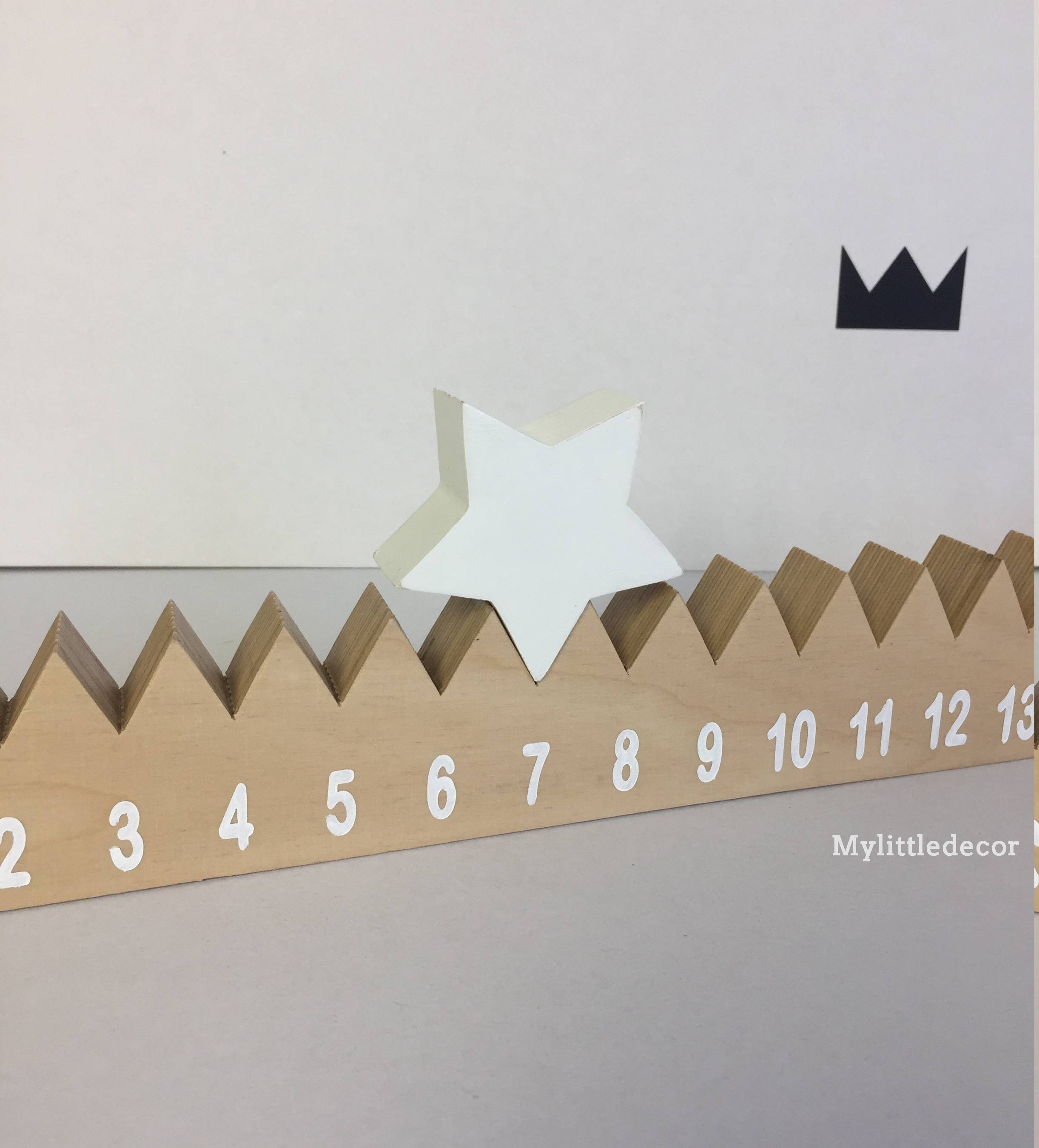 Calendrier de L'avent en Bois avec Étoile Blanche Naturel. en Stock