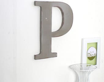 wooden letter P weathered taupe gray to hang for a wall decoration, a wedding, a birthday _ mylittledecor