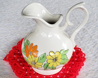 Vintage Arnels Pitcher! 1981 Ceramic Porcelain & Glaze Floral Water Carafe! Farmhouse Vessel Vase Flowers Hand Painted Daisies Shabby Chic!
