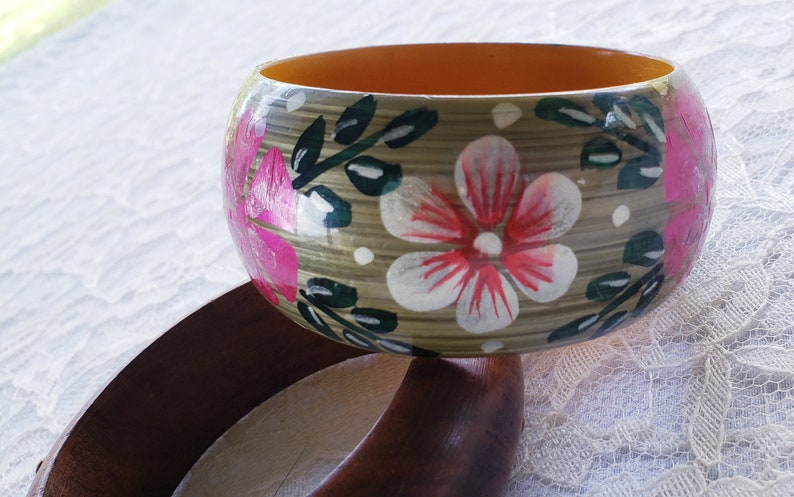 Vintage Wooden BANGLE Bracelet LOT of 3 Island Flowers Tri Metal Wrapped Hand Painted Flowers Silver Brass Bronze Teak with Copper Studs
