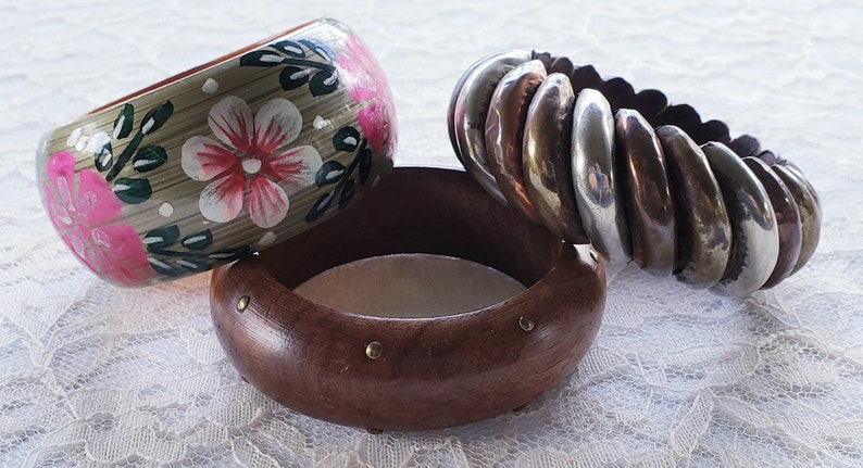 Vintage Wooden BANGLE Bracelet LOT of 3 Island Flowers Tri Metal Wrapped Hand Painted Flowers Silver Brass Bronze Teak with Copper Studs