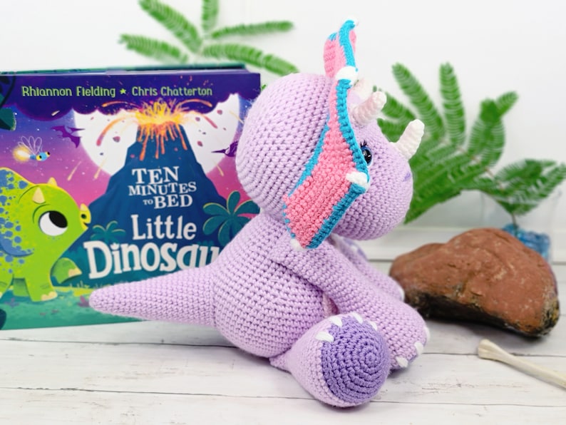 triceratops crochet pattern, dinosaur crochet pattern, crochet dinosaur, crochet triceratops, triceratops tutorial image 4