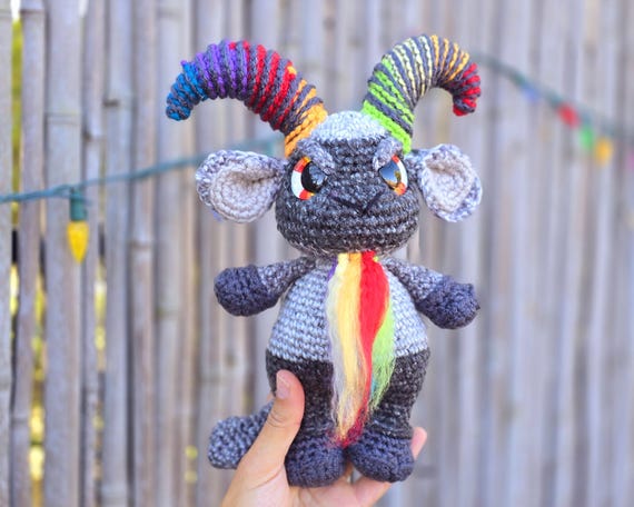 krampus, crochet krampus, crochet pattern, baphomet pattern, crochet baphomet, amigurumi