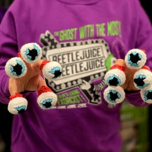 eyeball crochet pattern, crochet pattern, eyeball, crochet eyeballs, eyeballs