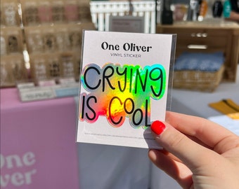 Klistermärke för gråt är coolt, vinylklistermärke, klistermärke för emotionellt stöd, klistermärke för terapeut, rolig vinylklistermärke, laptopklistermärke, millennial