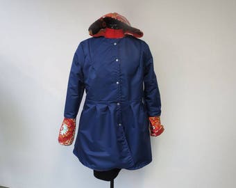 manteau impermeable   toile enduite bleu  double  polaire   motifs indien  taille 38-40                       pied de poule marron et beige