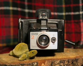 Vintage Functional Polaroid Square Shooter 2 Land Camera - Very Clean!