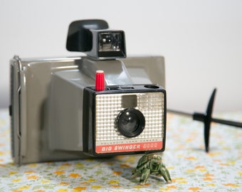 Vintage Functional Polaroid Big Swinger Camera - Tested - Free Shipping