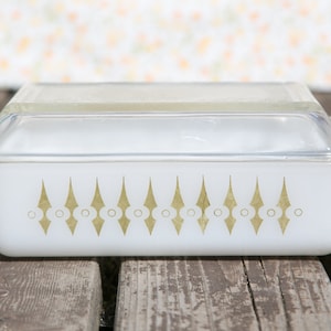 Agee White and Gold Spears Australian Pyrex Casserole with Lid - FREE Shipping - No Chips