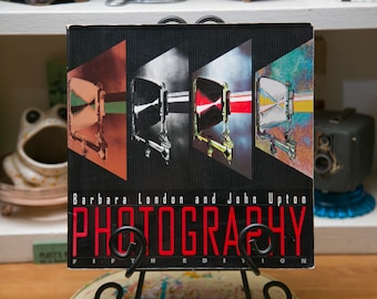 Photography By John Upton & Barbara L. Upton - Paperback 6th Edition 1992 - Free Shipping