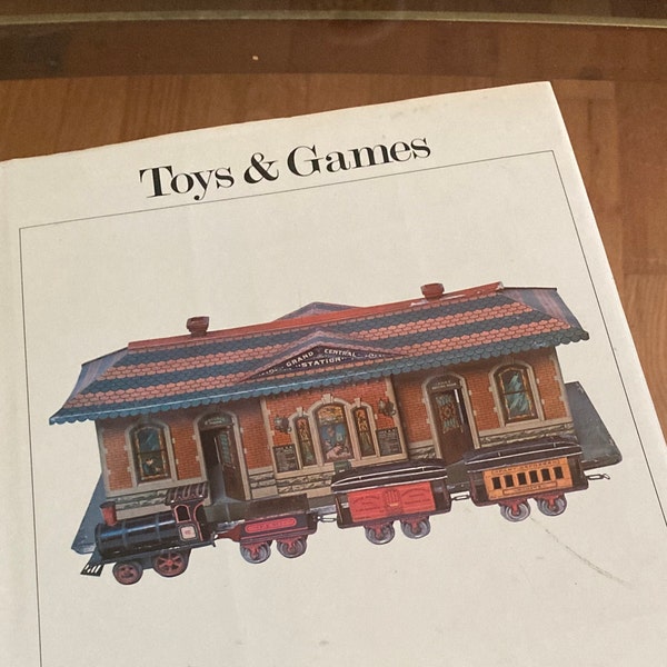 Antique TOYS and GAMES; Smithsonian Illustrated Library... - William C. Ketcham, Jr / Vintage 1981 - COLLECTIBLE Books (hardcover)