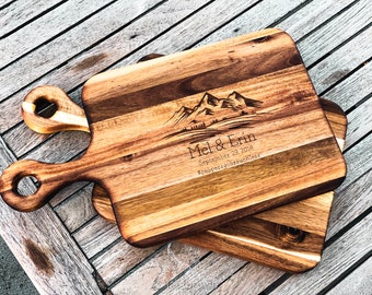 Schneidebrett mit Maß Gravur von Acacia Wood für Weihnachten Hochzeit oder Einweihungsparty Erbstück Schneidebrett mit individuelle Gravur