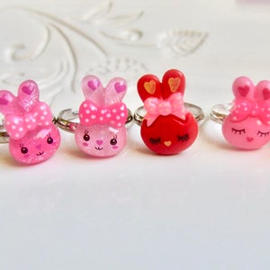 Pierścionek z króliczkiem, pierścionek Kawaii, biżuteria Kawaii, biżuteria z króliczkiem, pierścionek z króliczkiem, kaboszon z króliczkiem, uroczy pierścionek