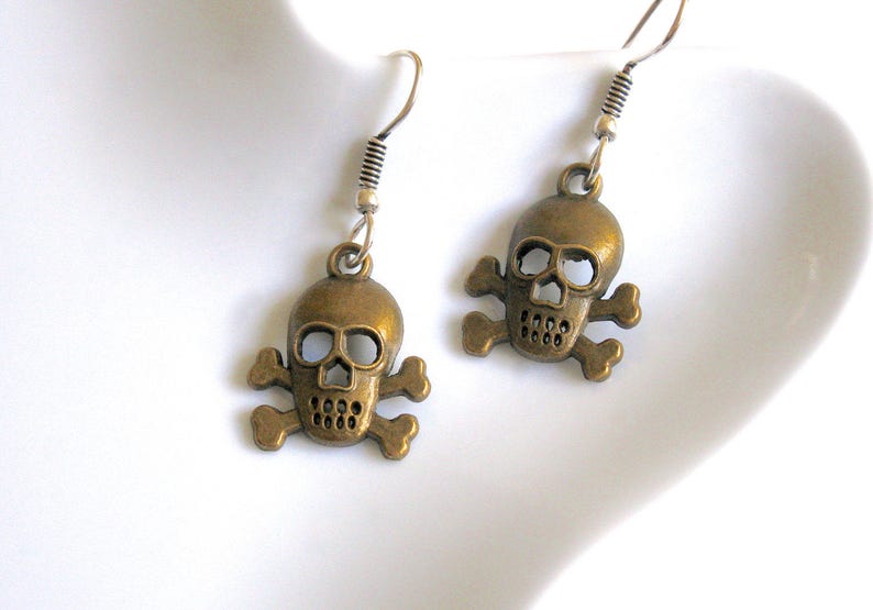 Skull and Crossbones Skull Earrings Goth Jewelry Halloween - Etsy