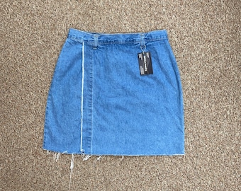 Tamaño 9 Vintage Denim Falda Angustiada UPCycled
