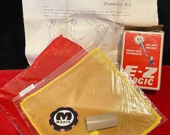 E-Z Magic - Vintage Ideal Color Change Chameleon Silk Tube + Silks (Classic EDC)
