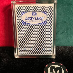 Vintage Bee Lady Luck Casino Hotel Downtown Las Vegas Collectible Sealed Unspoiled Casino Cards w/Crystal Playing Cards Display Case zdjęcie 2