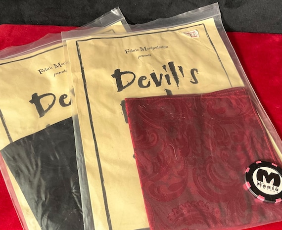 Fabric Manipulation - Devil's Pocket Square (Super RARE)