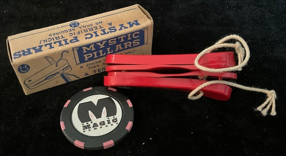 Vintage E-Z Magic 1940s Mystic Pillars (VERY RARE find)