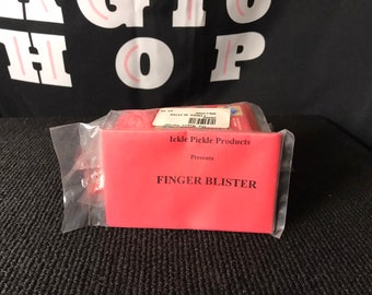Ickle Pickle ~ Vintage Finger Blister