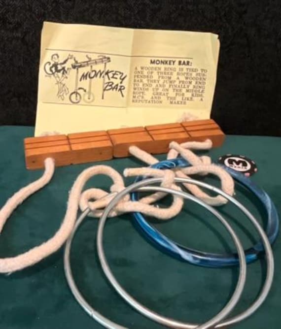 Quality Magic -  VINTAGE Monkey Bar (NICE)