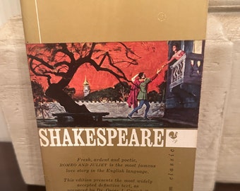Vintage Paperback Book - &quot;Romeo and Juliet&quot; by William Shakespeare
