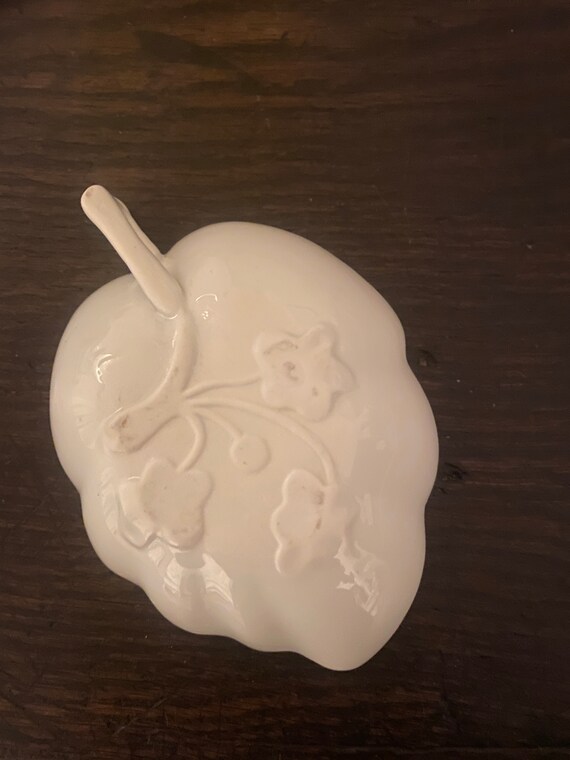 青と白の葉っぱの形をしたキャンディ皿 - Etsy 日本