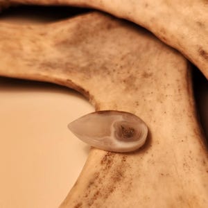 Teardrop Handmade Agate Stone Guitar Pick 4.8mm