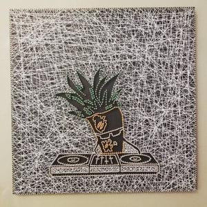 Carrot DJ String Art 16&quot;x16&quot;
