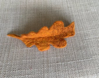 Medium Orange Oak Tree Felted Leaf can be transformed into a Brooch or a Pin or an Ornament for your home decoration ideas