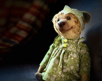 Poupée d’art Teddy Bear Marcie dans une robe de style vintage OOAK viscose faite à la main avec des yeux en verre Cadeau de fête des mères