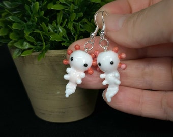 Boucles d'oreilles mignonnes de charme de verre d'Axolotl diverses couleurs décor minuscule fait à la main