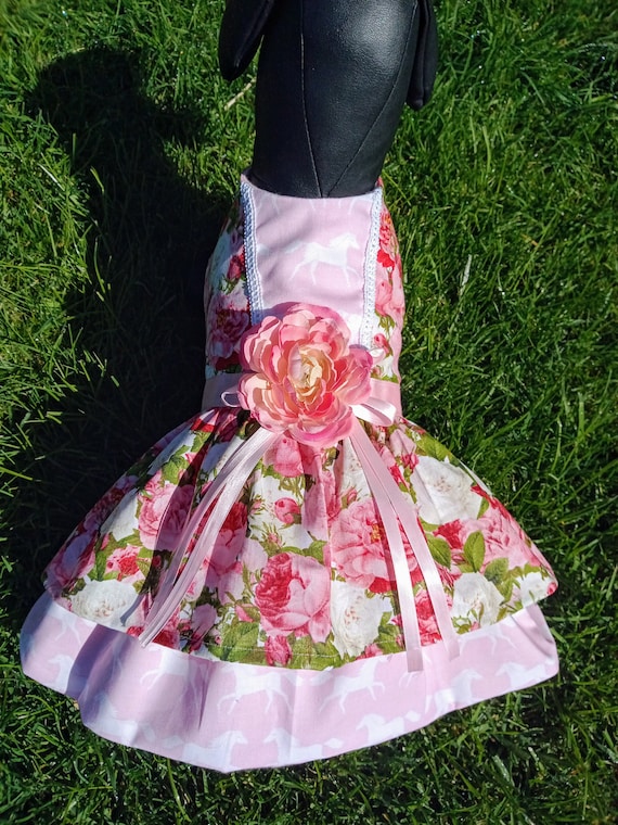 Kentucky Derby dog dress, Kentucky Derby dog outfit, Horse racing dog dress, Horse dog outfit, Girl dog outfit, Fancy dog dress