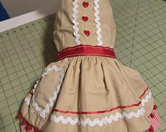 Lebkuchen-Hundekleid: Feiertagshundeoutfit mit weißer Zackenlitze