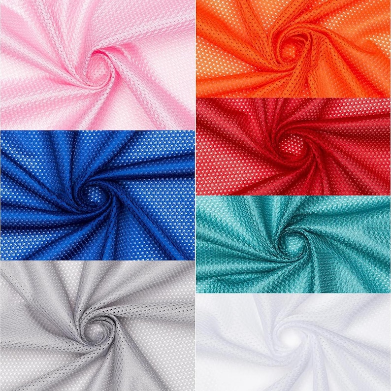 Pu&ograve; includere: Una collezione di sei campioni di tessuto in diversi colori. Il tessuto &egrave; un materiale a rete con un motivo di piccoli fori. I colori sono rosa, arancione, rosso, blu, turchese e bianco.
